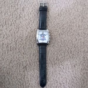 Dallas Cowboys Stainless steel casing with genuine black leather band